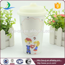 Taza de cerámica barata al por mayor de la venta caliente con la tapa de goma en China
